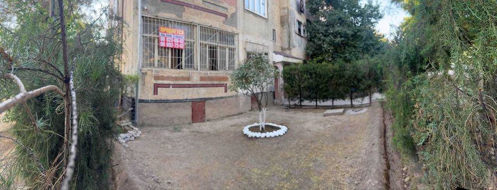 Продается торцевая 1 комнатная квартира под офис на первом этаже АКЦИЯ