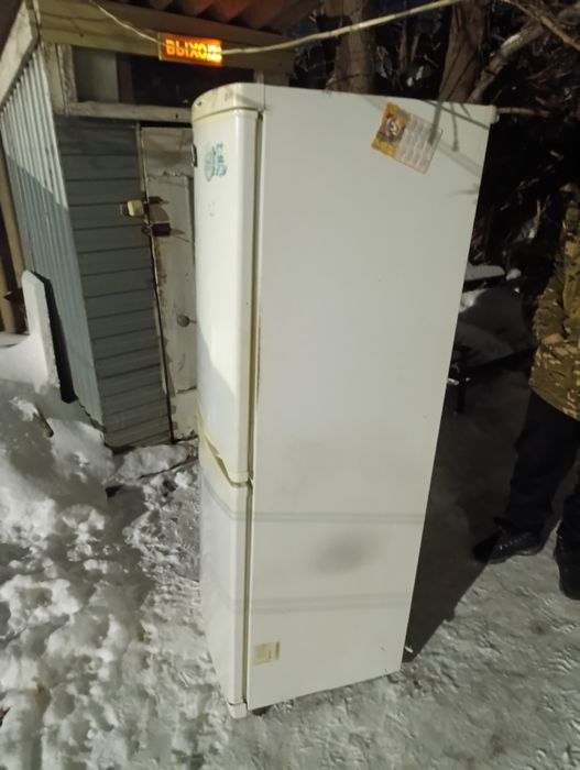Продам холодильник