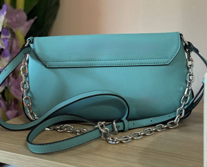 Нови Keddo Couture чанти в бежово и мента