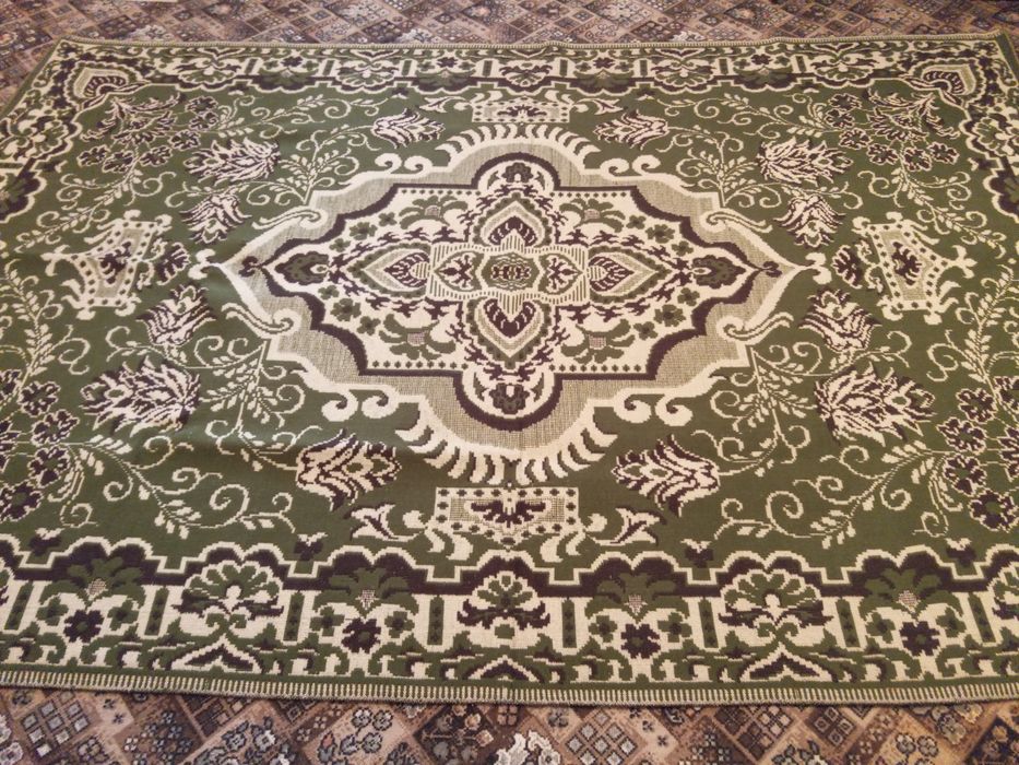 Жакардов килим, голям