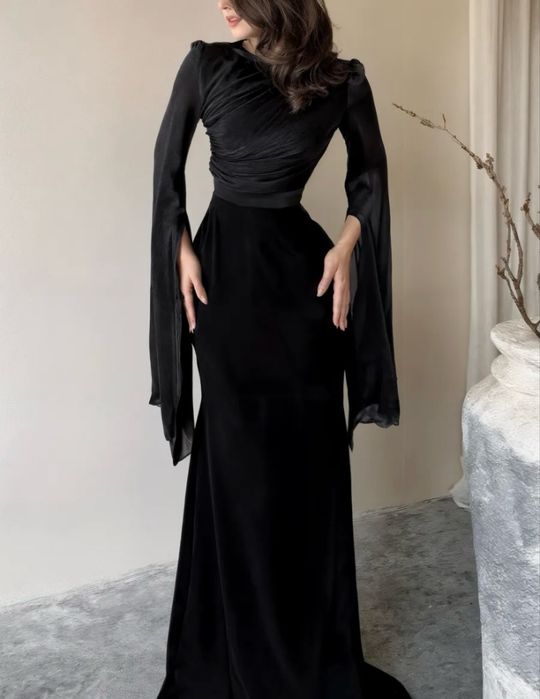 Продам черное платье