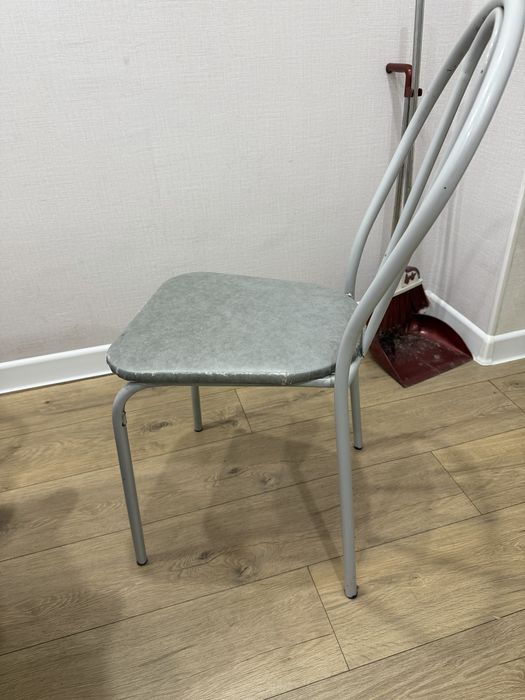 Продам стулья  со спинками