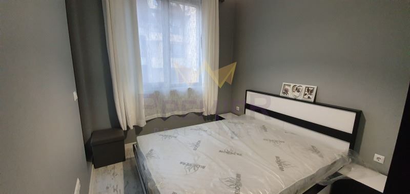 Дава се под наем Двустаен апартамент в Варна, Цветен квартал - 58 кв.м за 459 € - Снимка #2