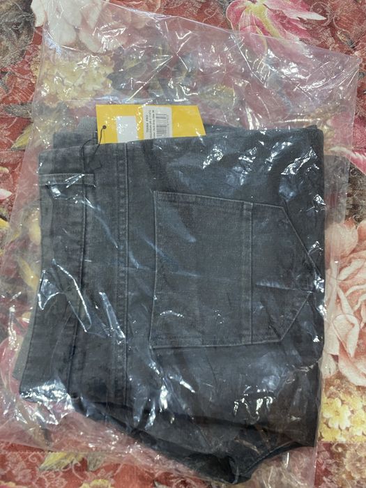 Джинсовые шорты серый