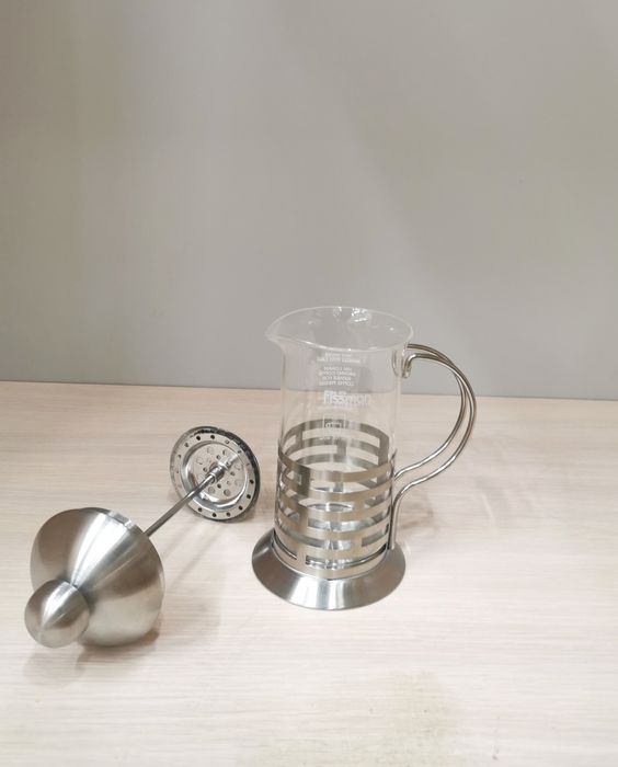 Заварник с прошнем