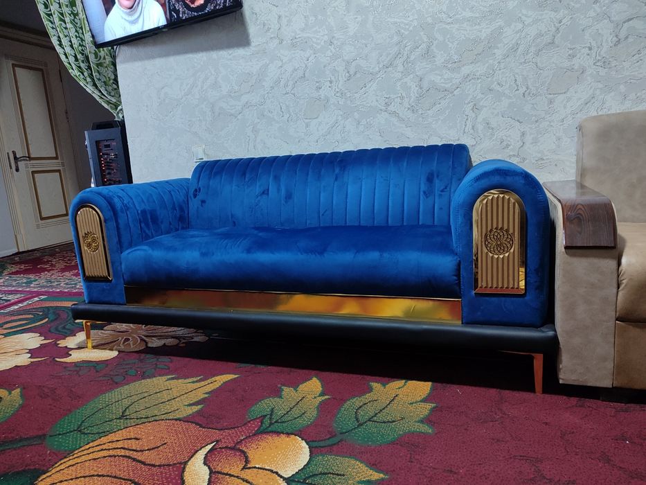 Диван сатылады новый