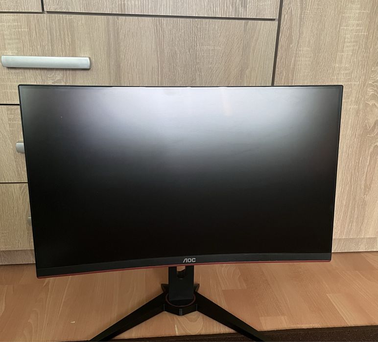 Продавам монитор АОС C24G1