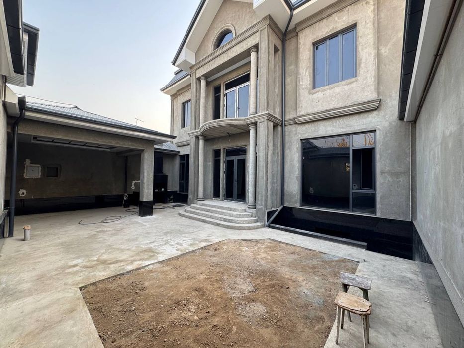 Юунсобода 8 кв. 2 этаж уй сотилади