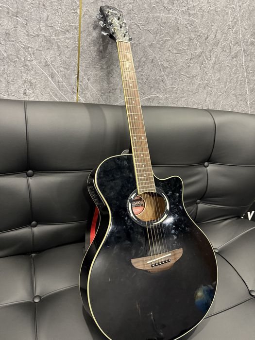 Продам электроакустическую гитару