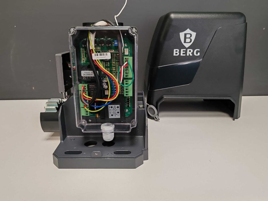 BERG - Автомат за гаражна плъзгаща се врата GT2000AC  до 2000 кг.