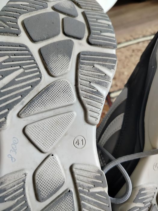 Кроссовки отличного качества