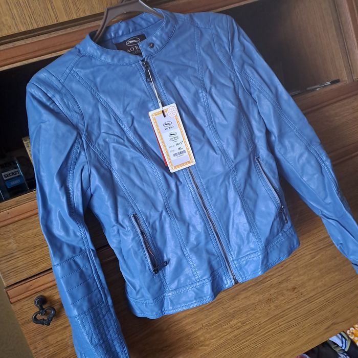 Куртки осенние ,весение