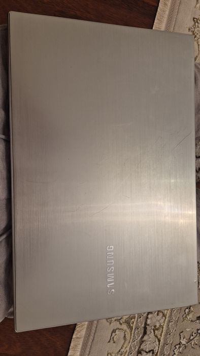 Ноутбук Samsung 2011 года