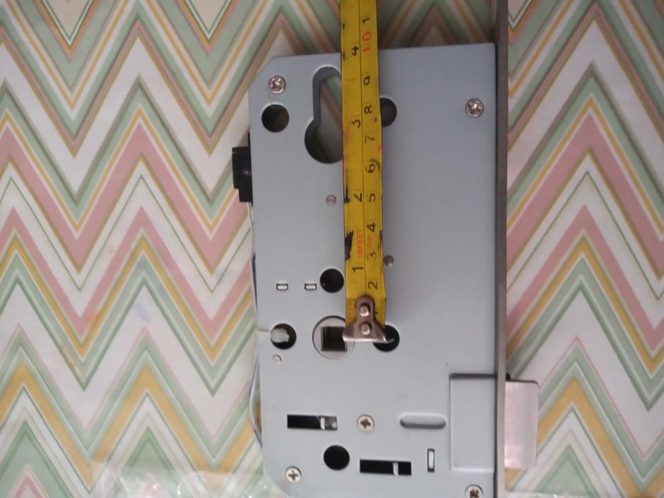 Брава за врата 70mm