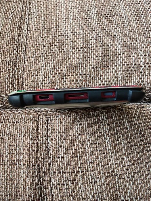 Продавам електронна книга Pocketbook Touch lux 5