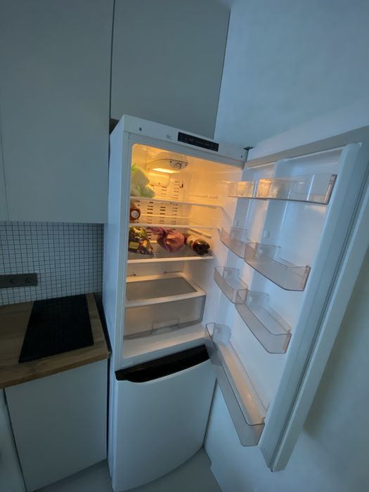 Продам холодильник LG