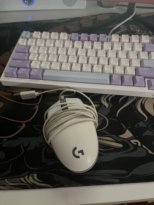 Продам Logitech 102