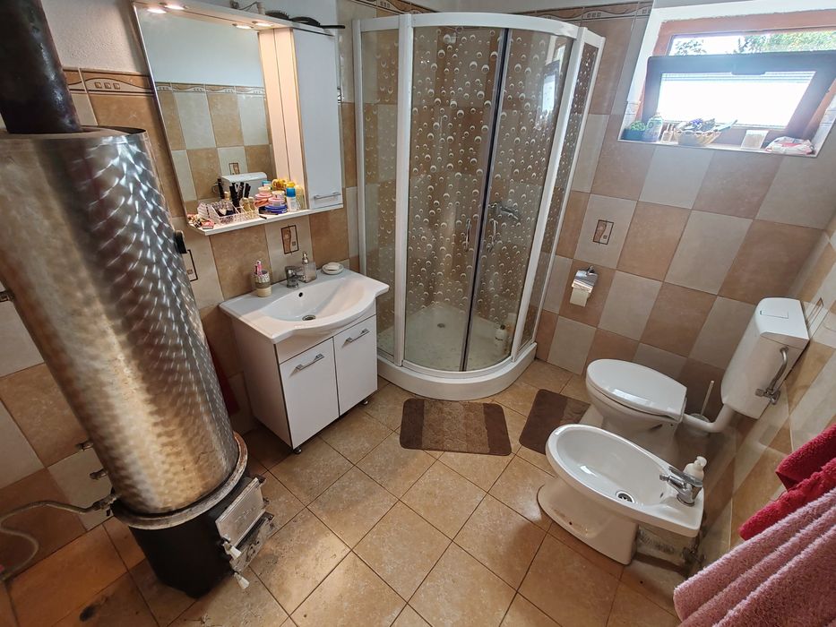 Vand casa Nadlac sau schimb cu apartament in Arad