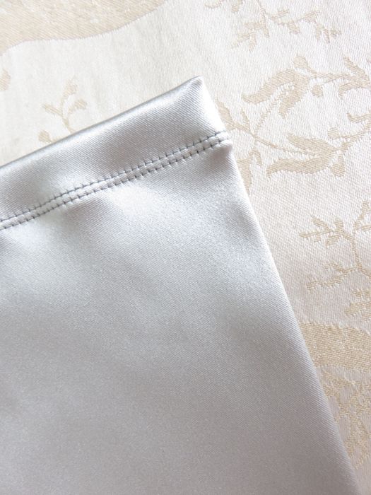 Сатенени ръкавици Armani Collezioni, нови