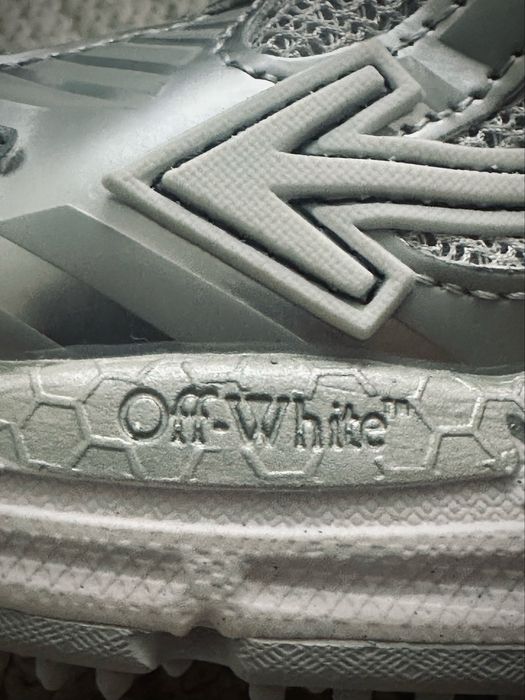 Off white Be right Back white silver