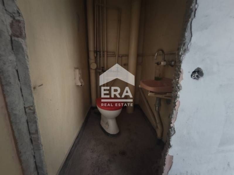 ЕКСКЛУЗИВНО! ЕРА Дръстър предлага за продажба тристаен тухлен апартаме