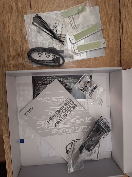 Asus ROG STRIX B760-G Gaming WIFI D5