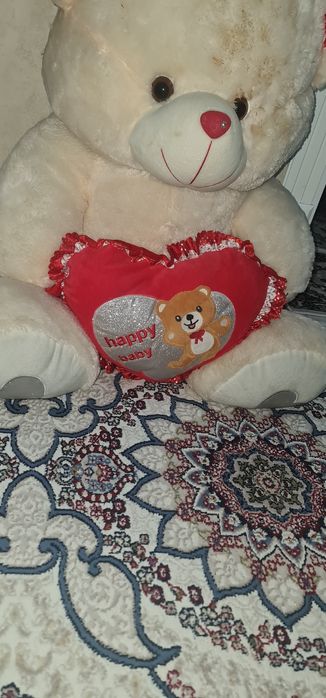 Продаётся  недорого большой мишка.