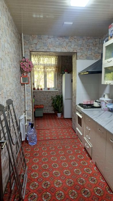 Уй сотилади 2хонали