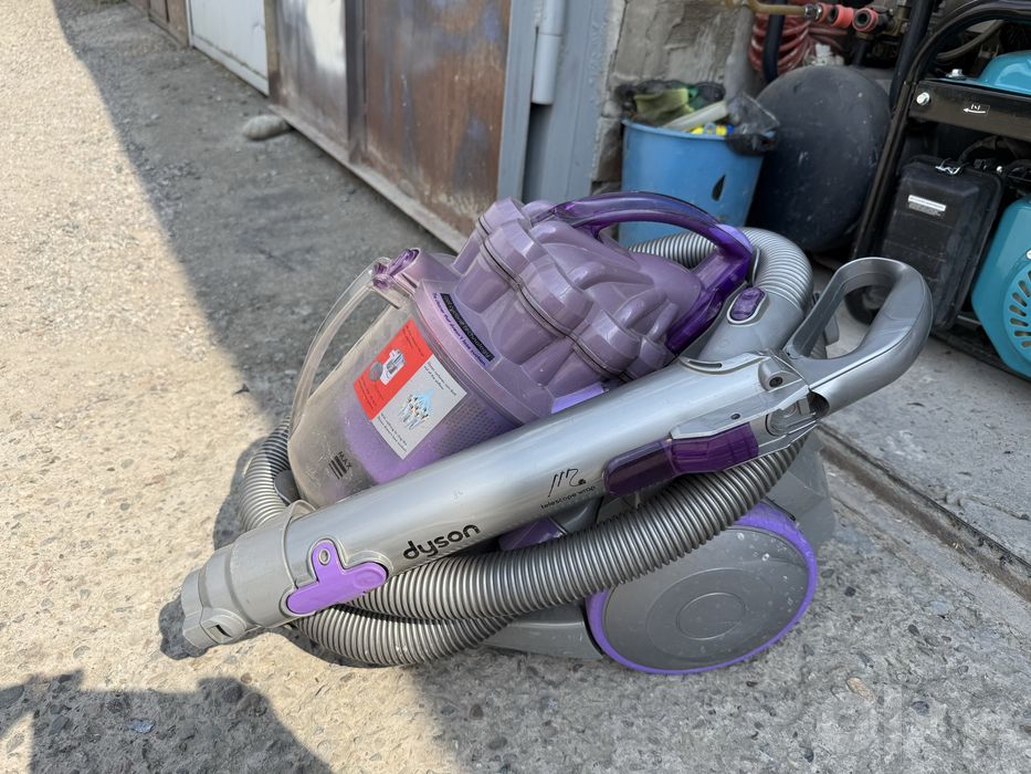 * DYSON DC 08 Animal оригинальный пылесос б/у в хорошем состоянии