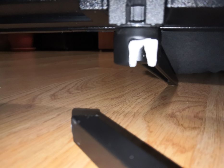 телевизор HITACHI