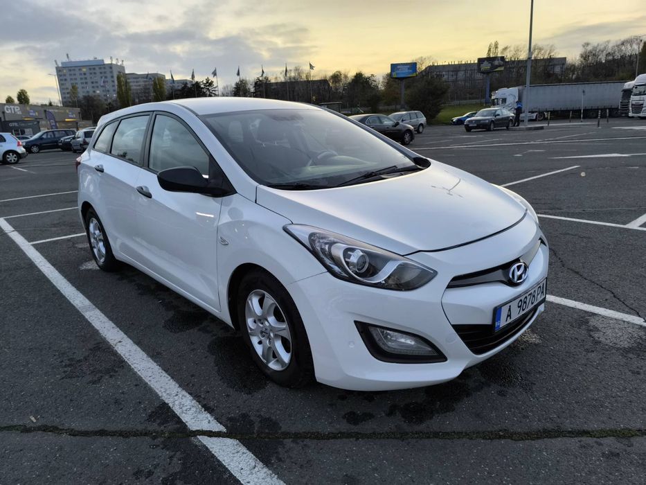 Hyundai I30 1.6 CRDI  2013г.