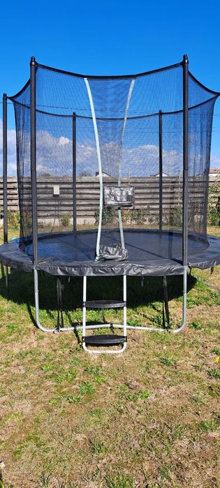 TRAMBULINĂ 300cm dechatlon folosită un sezon