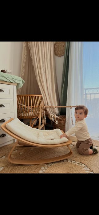 Balansoar pentru bebelusi Levo , crem, alb ,lemn