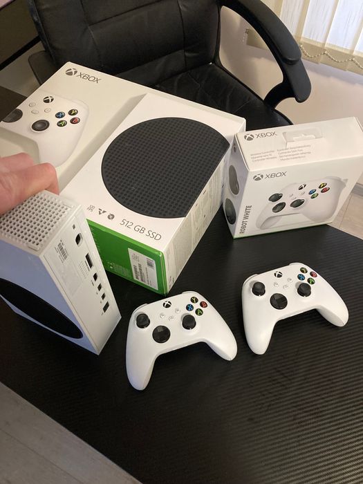 Xbox Series S 512GB + 2 контролера
