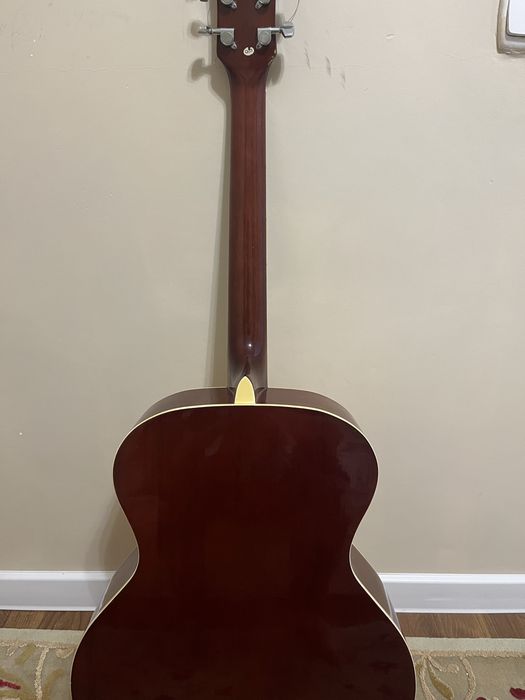 Акустическая гитара