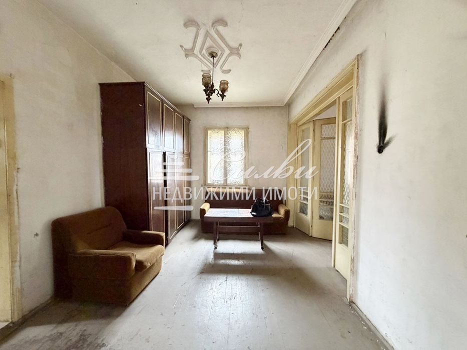 Продава се Къща в Нови пазар - 130 кв.м за 283 €/кв.м - Снимка #1