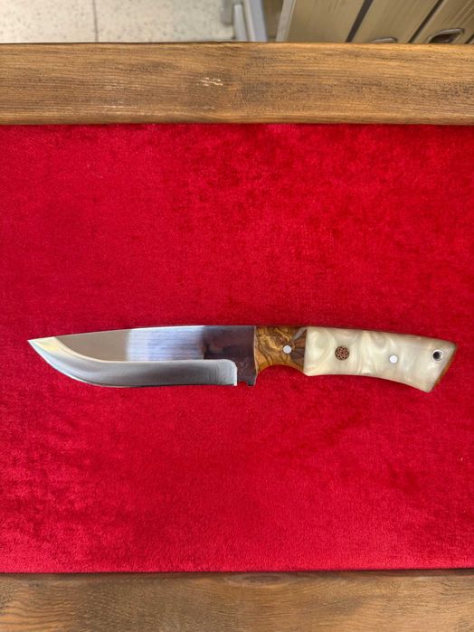 Ловни ножове от маслиново дърво и епоксидна стомана 4116