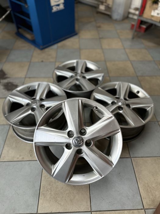 Тойота Камри Альфард  комплект