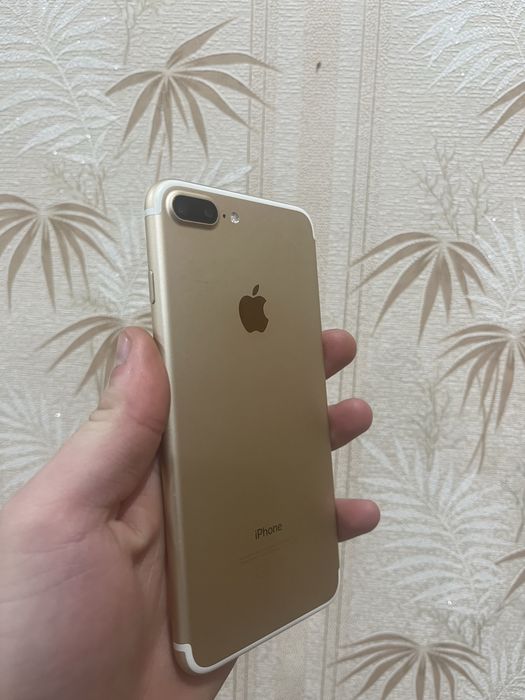 Продается Айфон 7+