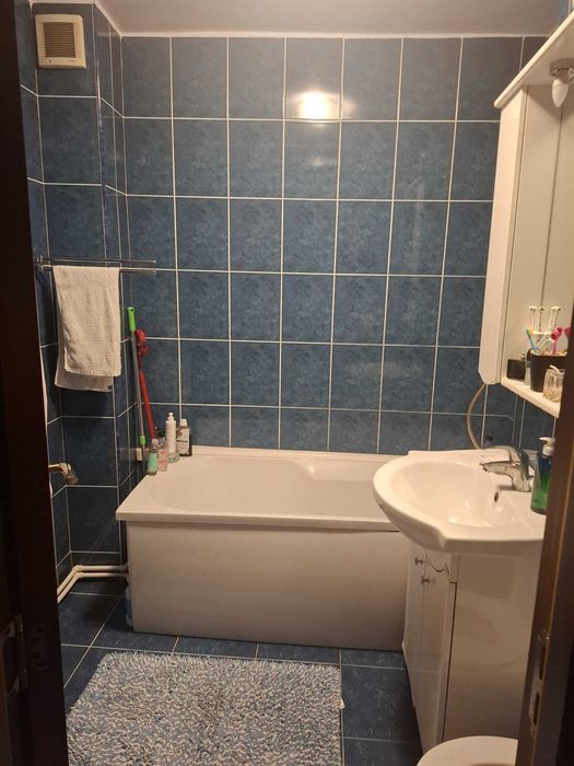 Apartament 3 cam -Roman zona spitalul vechi | Etaj 3 | Mobilat | Garaj