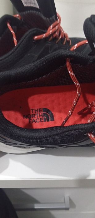 Новый кроссовки 40 размер