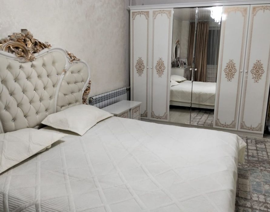 Продается спальный гарнитур