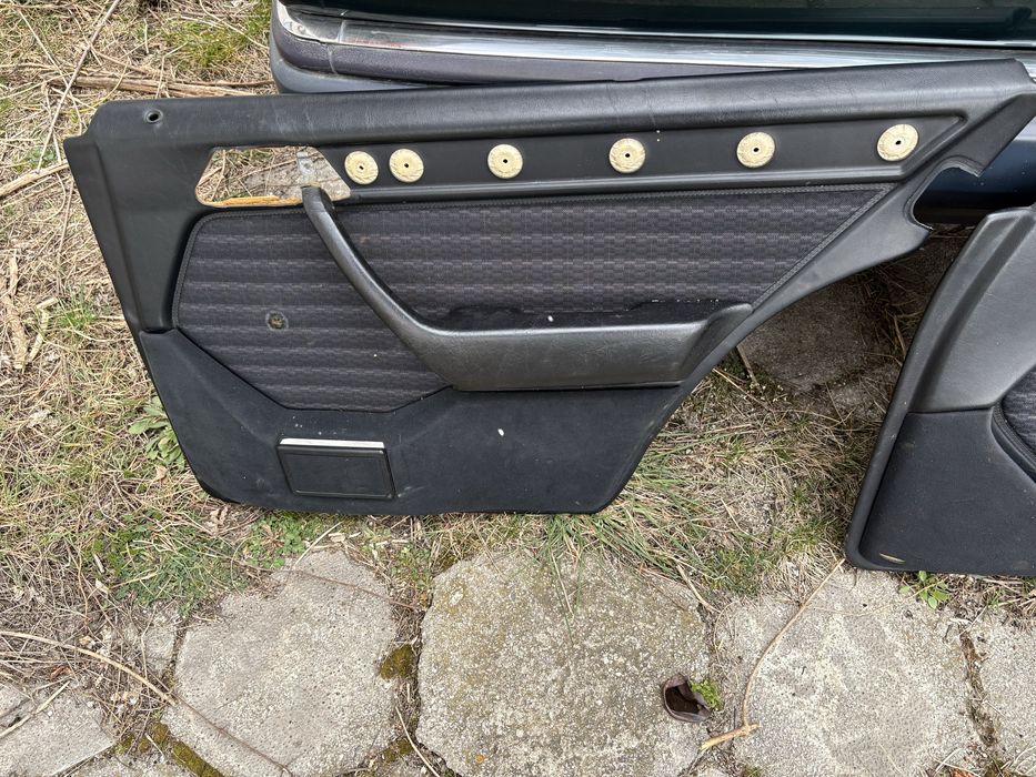 Салон за Мерцедес 124