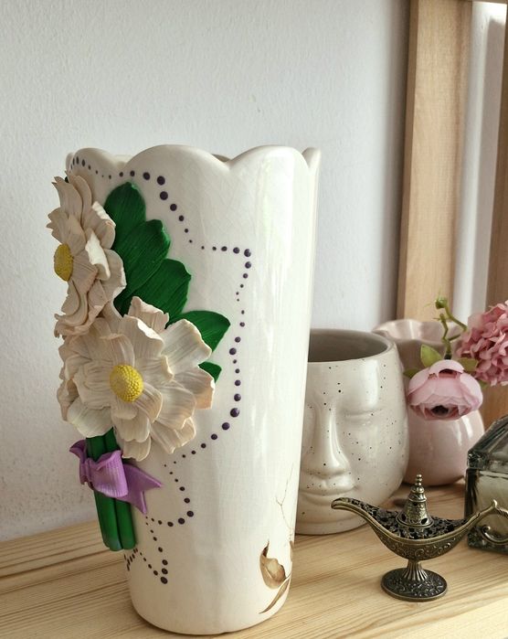 Vază decorată manual
