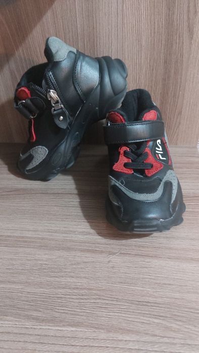 Три пары обуви на мальчика/девочку