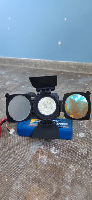 LED видео осветление