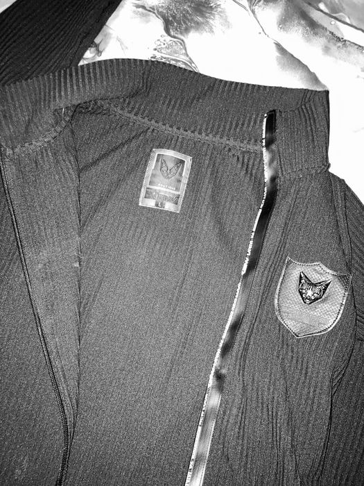 Страхотна спортна рокля с цип отпред