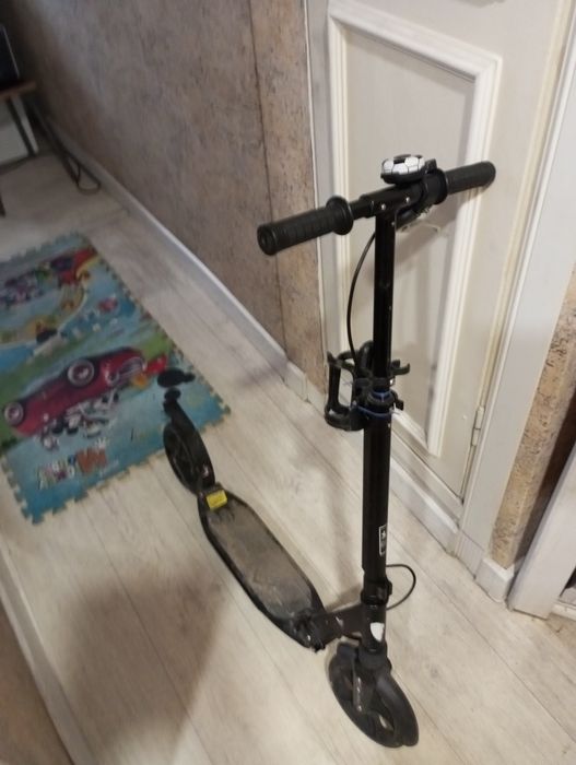 Продам самокат детский.