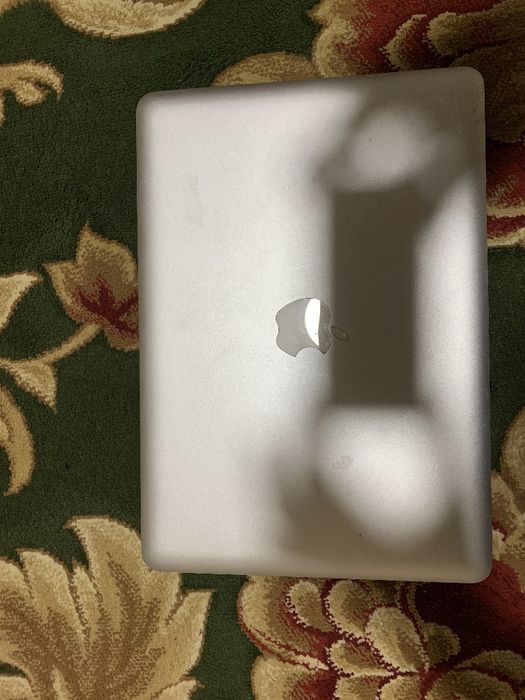 Macbook pro хорошее состояние