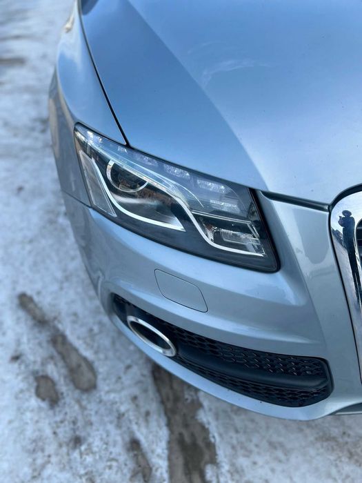 Far stanga dreapta Audi Q5